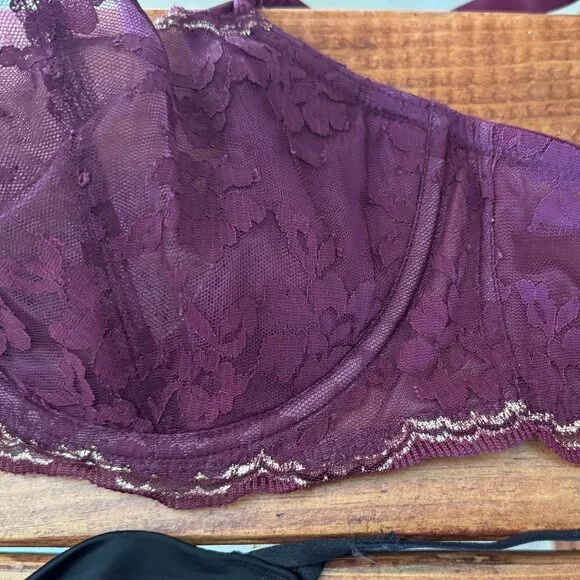 Victoria's Secret Bras 34DDD (Tried on) - Picture 3 of 6